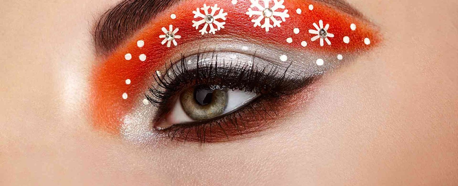 How to do Christmas Makeup for Brown Eyes?