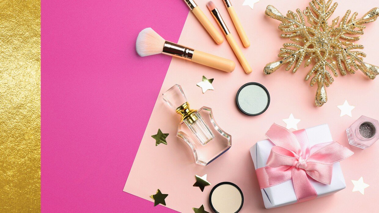 Best Christmas Makeup Gifts For Your Loved Ones